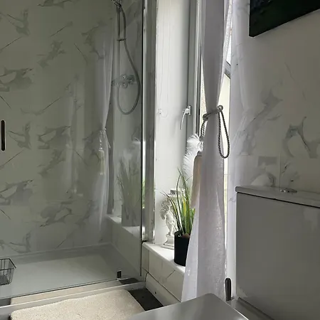 Sleeps 2 With Garden And Parking Casa vacanze